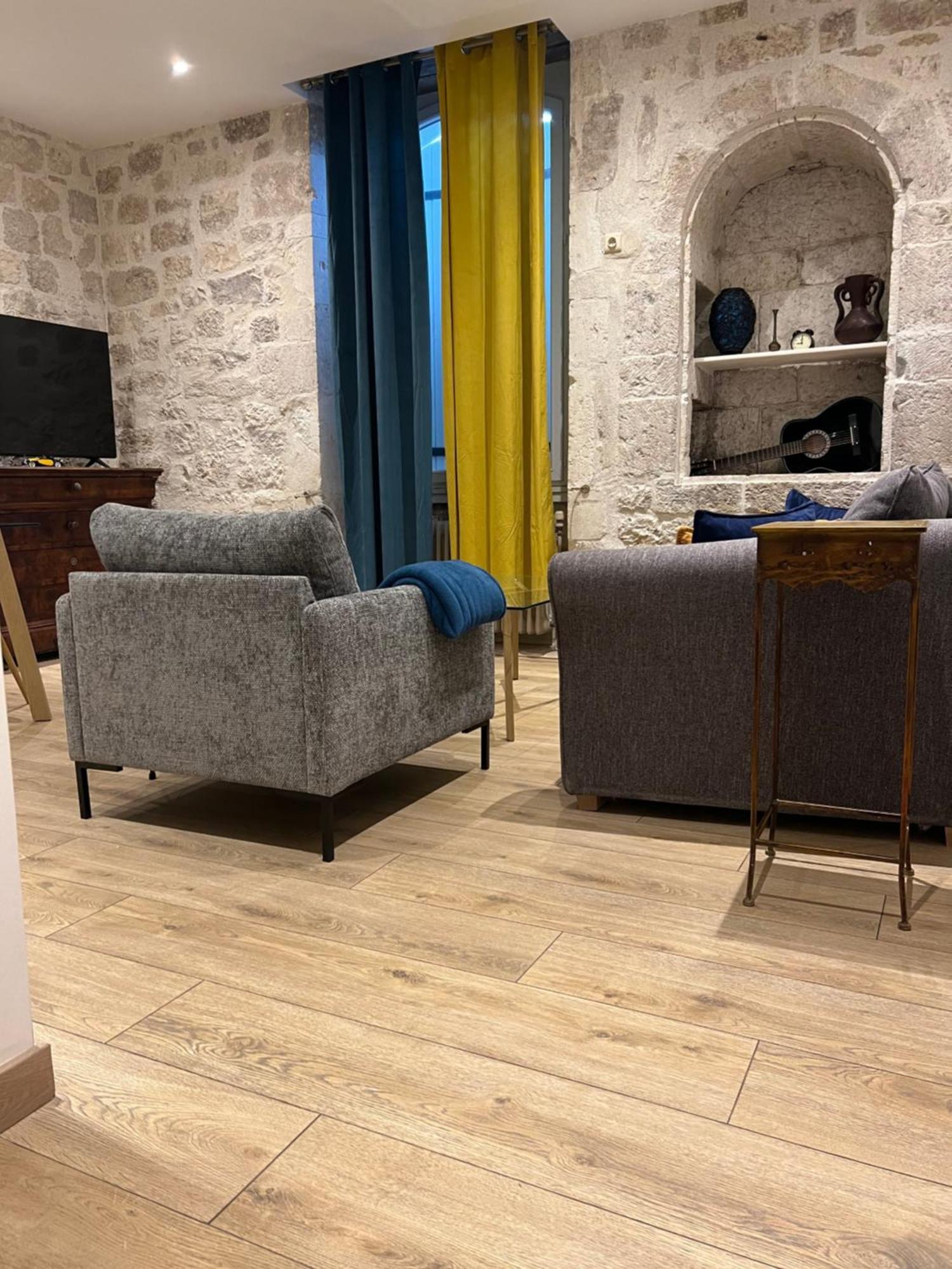 Le Beffroi Aparthotel Tournon-dʼAgenais Exterior foto