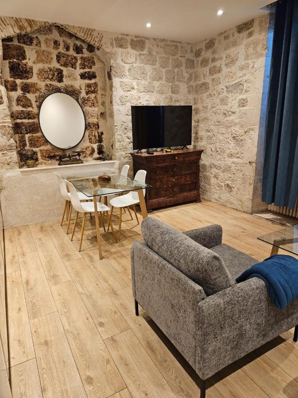 Le Beffroi Aparthotel Tournon-dʼAgenais Exterior foto